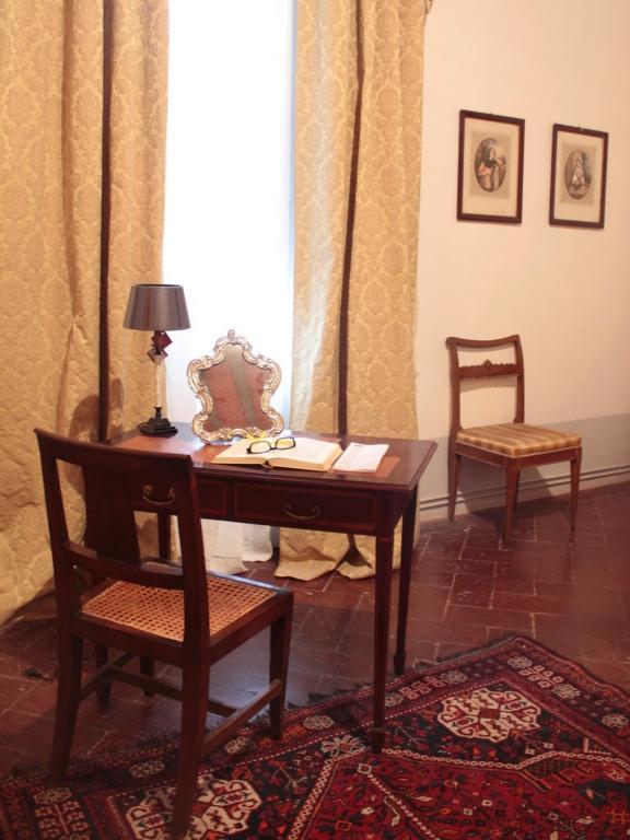 Gasthaus Castello Di San Fabiano Monteroni dʼArbia Zimmer foto